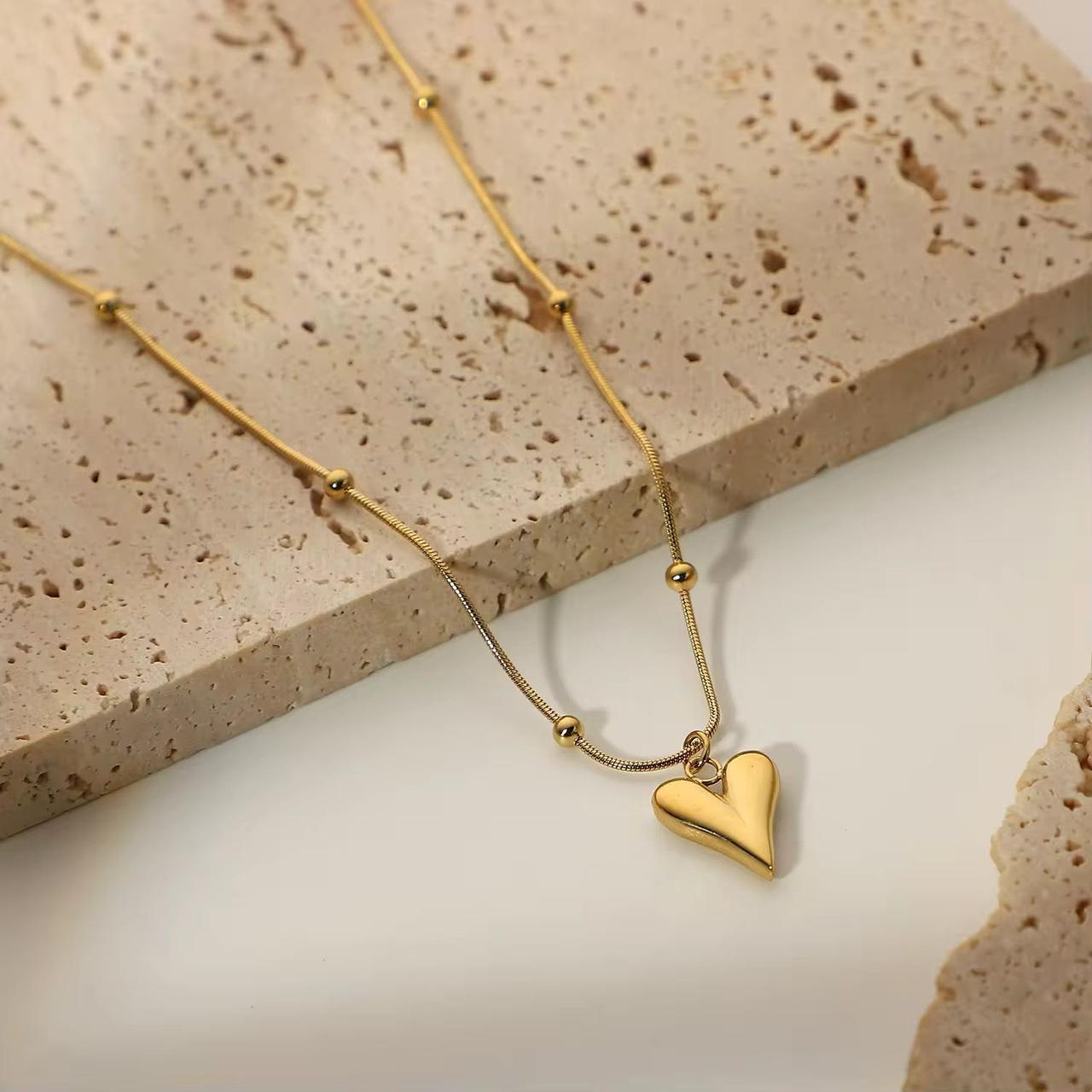 Royal heart pendant