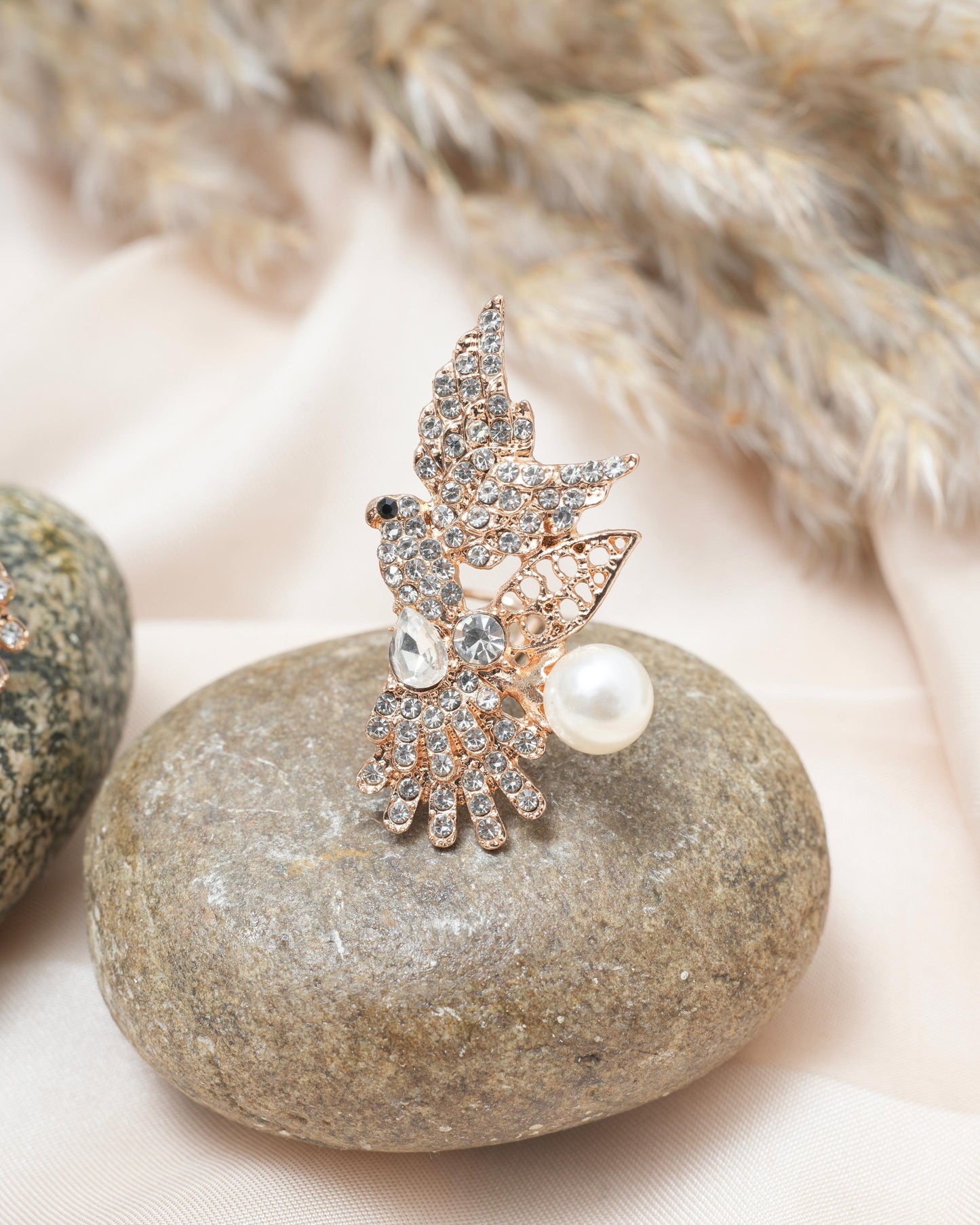 CUCKOO CRYSTAL STONES EARRINGS