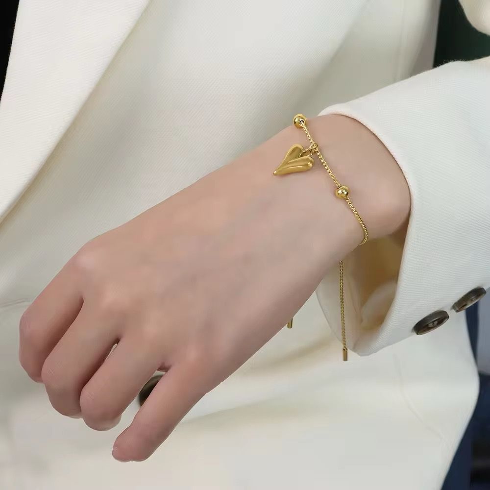 Royal heart bracelet