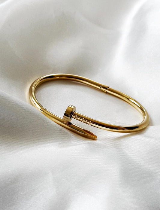 Cartier nail handcuff