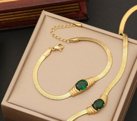 Emerald green gem bracelet