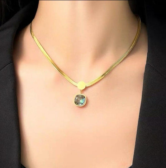 Royal prism pendant