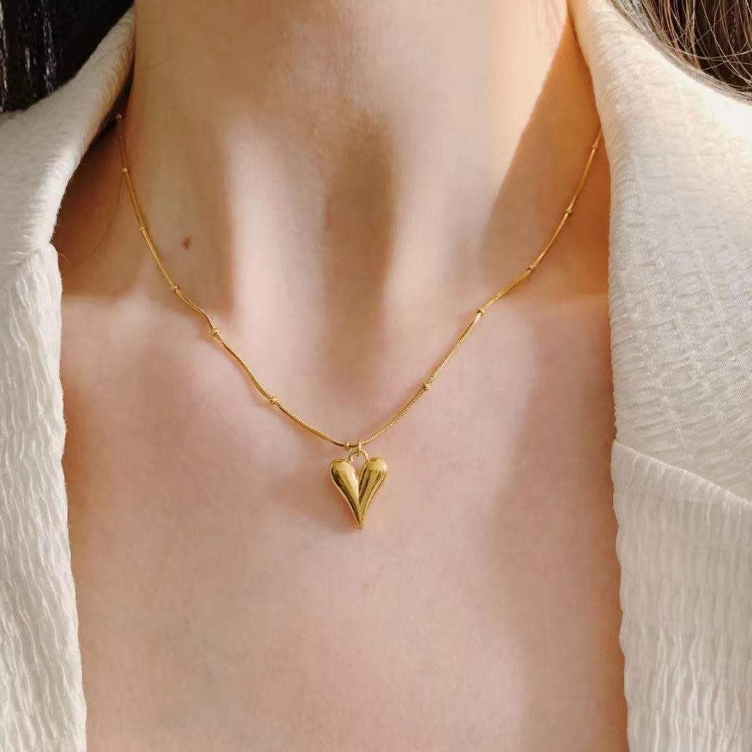 Royal heart pendant